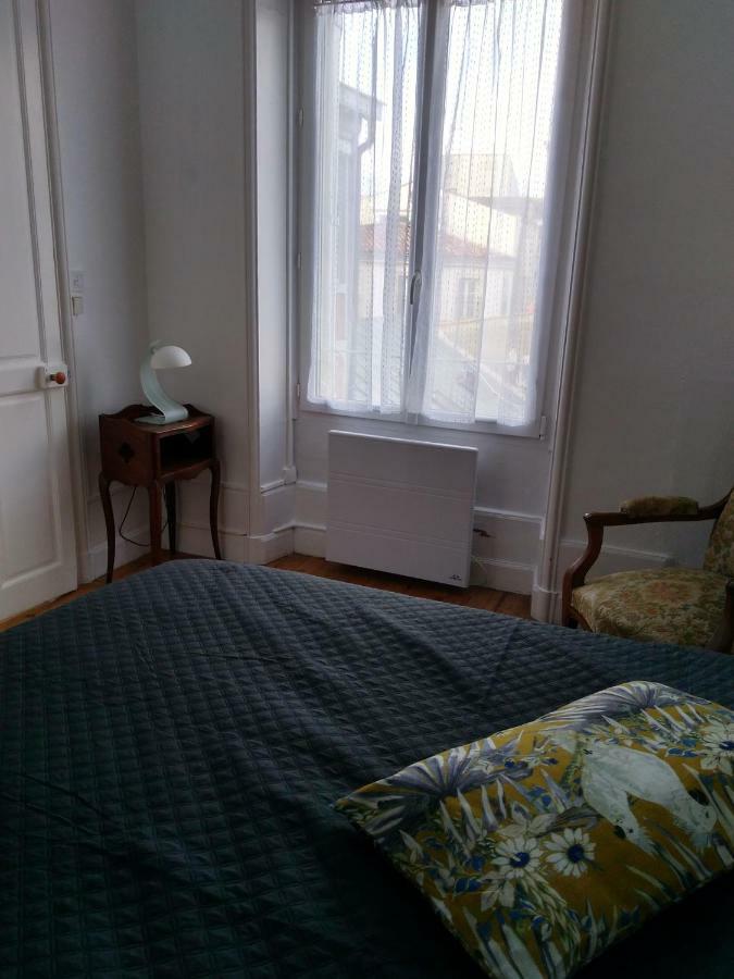 Appartement Au Calme Centre Ville A 2 Pas Du Vieux Marche La Rochelle  Exteriör bild